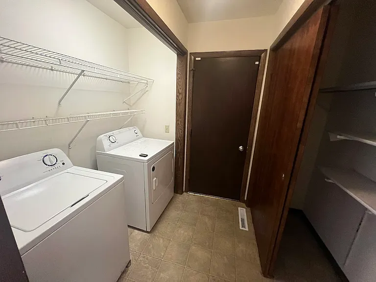 7313 Farmington Way — Photo 8