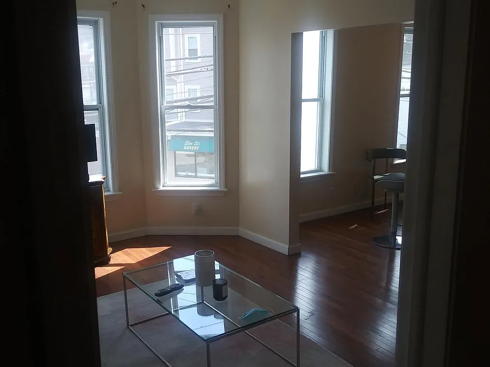176 Elm St #2