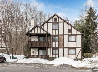 707 Thoreau Ct, Mahwah, NJ 07430