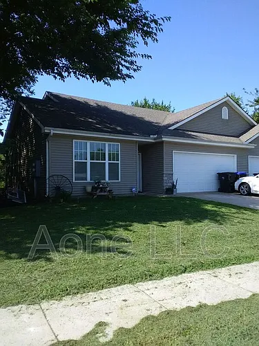 3413 SE Photo 1