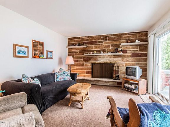 2nd image of 14745 Elm Dr