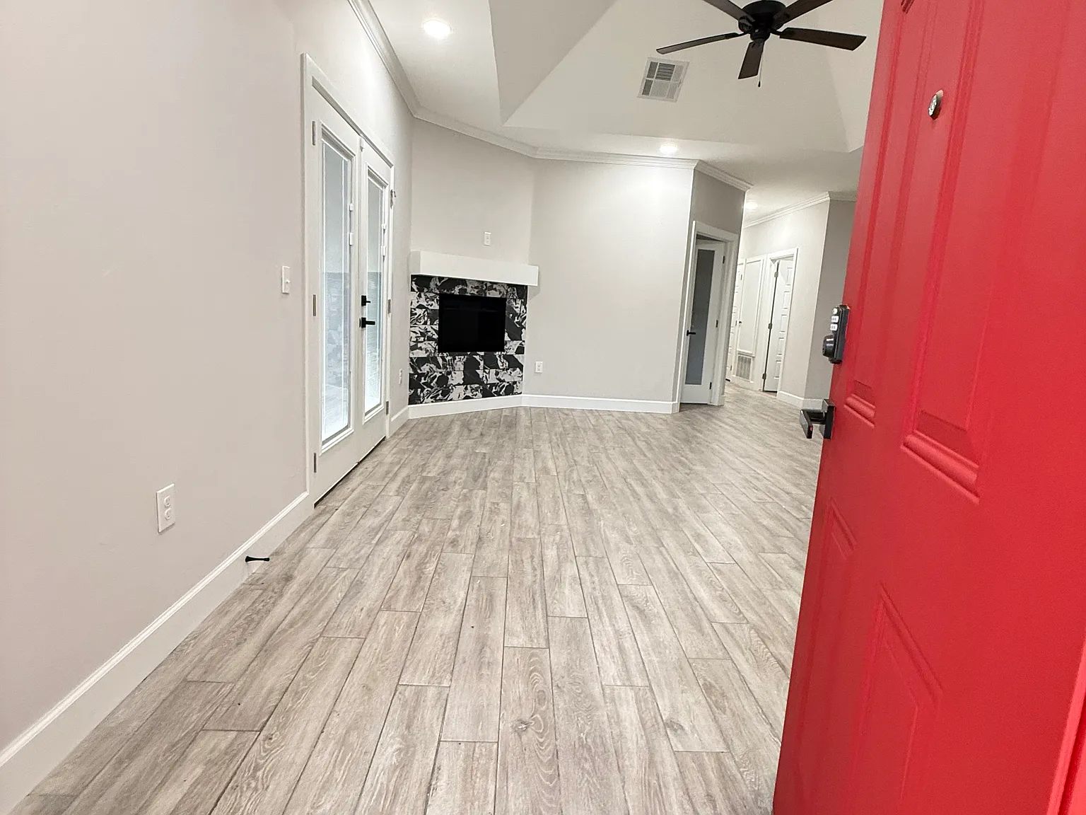 3 bed, 1350 sqft, $1,595 — Photo 1