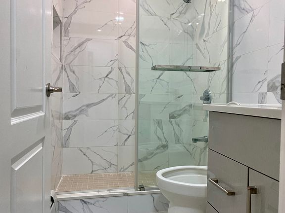 4th image of 2559 Parsons Blvd Floor 2