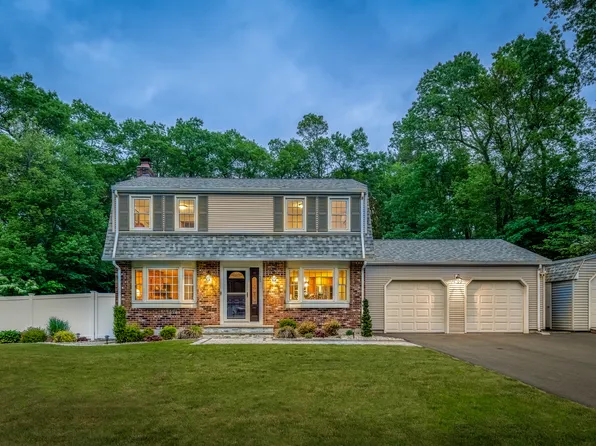 35 Maplewood Drive, Ellington, CT 06029