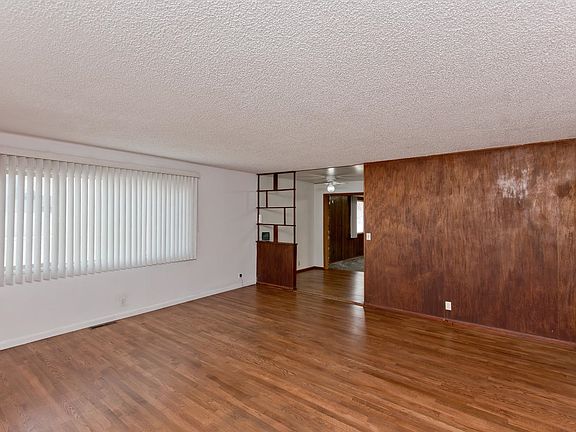 3rd image of 1078 E Laura Ave