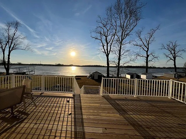 Large Lakeside Deck - 2137 Chapman Lake Dr