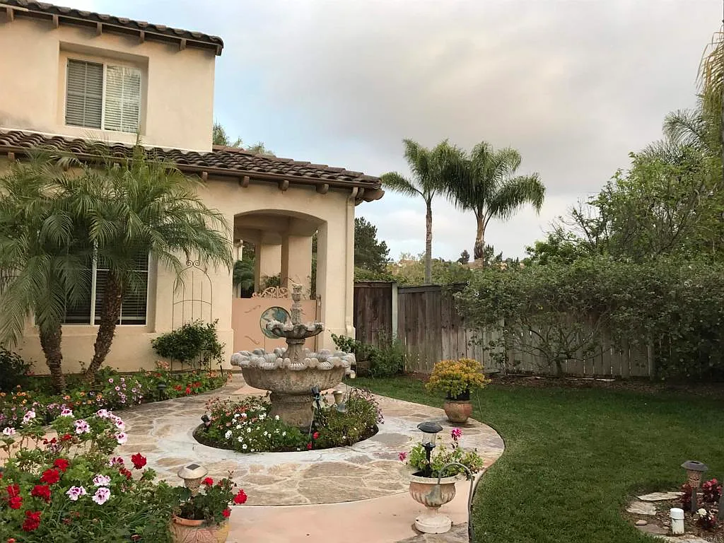 5 bed, 2797 sqft, $10,499 — Photo 2