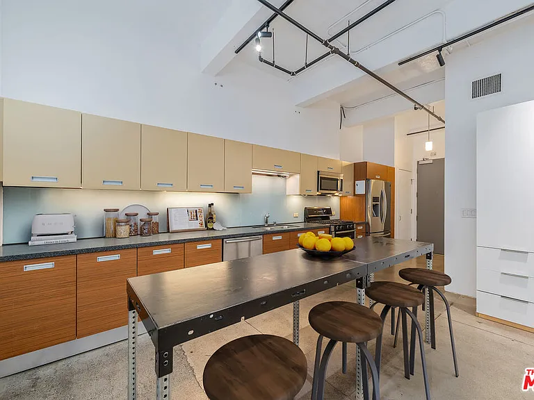 738 S Los Angeles St #305 — Photo 2