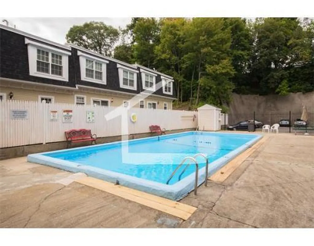 Building Photo - 123 Tremont St #3B
