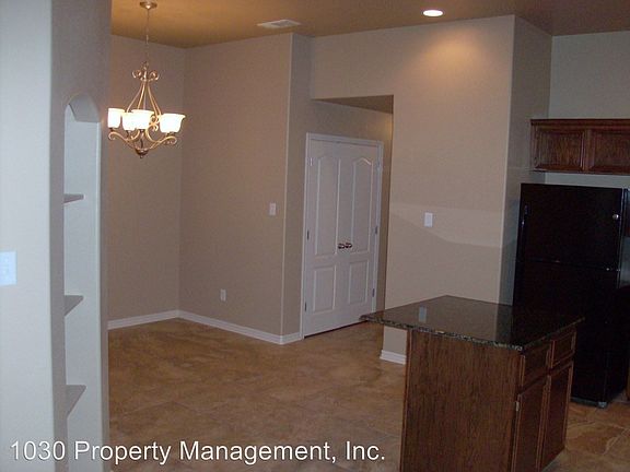 4th image of 4600B Skyflower Ln