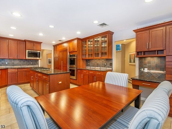 4th image of 4 Aspen Dr