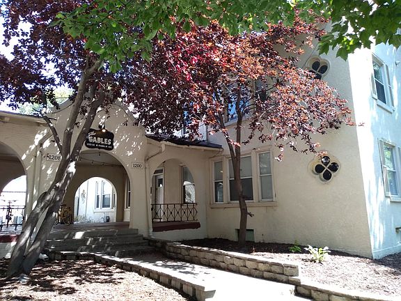 4th image of 1200 W Franklin Ave APT 2