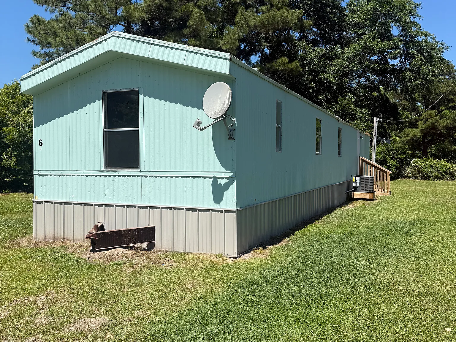 3 bed, 900 sqft, $1,100 — Photo 1