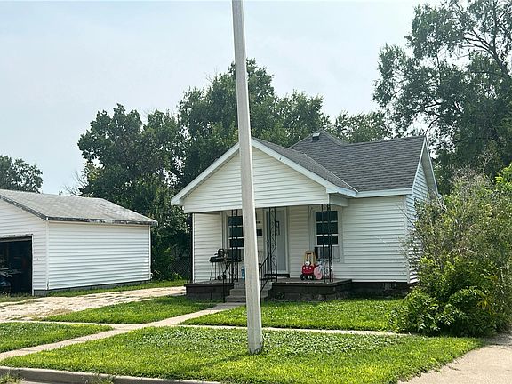 2nd image of 304 W 8th St