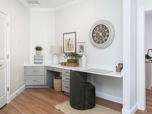 5th image of 74 Rockingham Rd #111