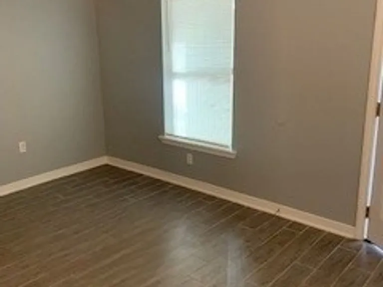 312 N Chestnut St — Photo 21