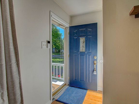 4th image of 5752 Hillside Ave