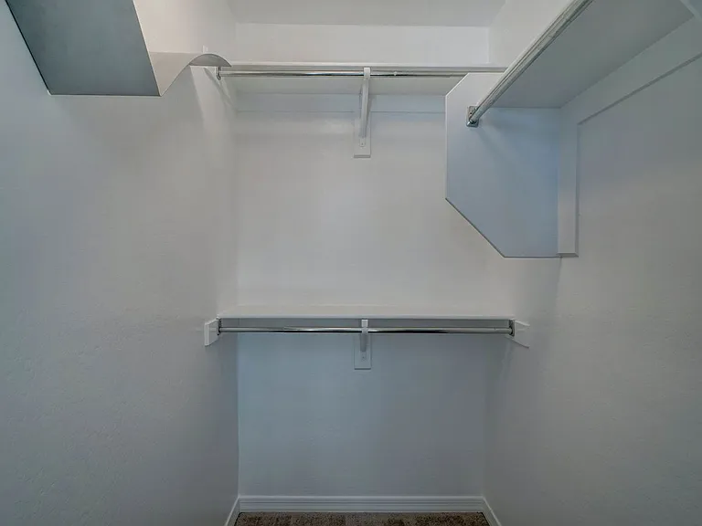 2143 W Marconi Ave — Photo 20