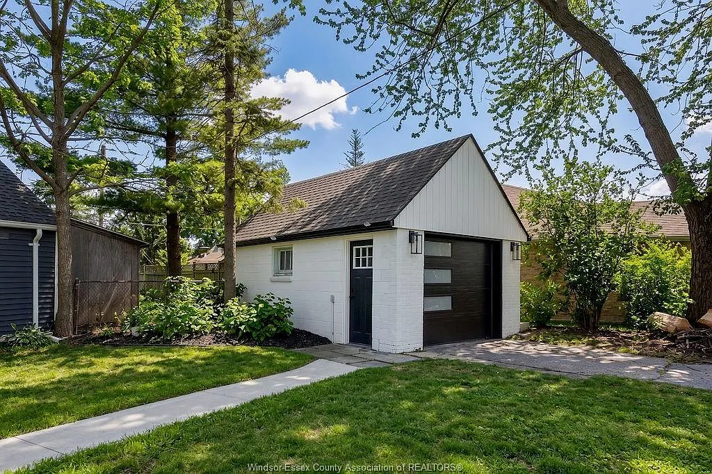 4 bed, $2,900 — Photo 3