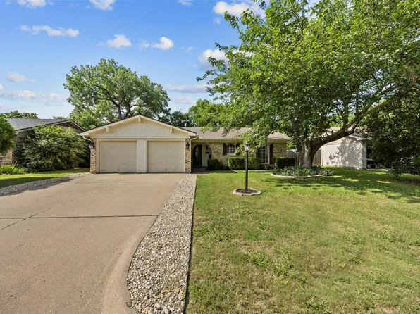 512 Judith St, Burleson, TX 76028