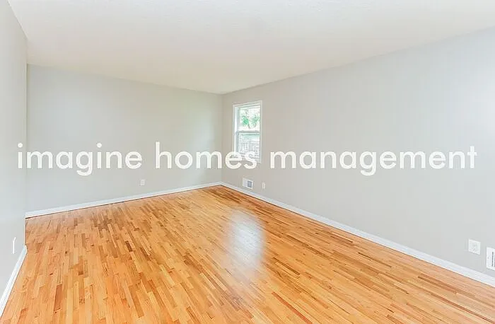 3 bed, 2.0 bath, 1262 sqft, $2,595 — Photo 3
