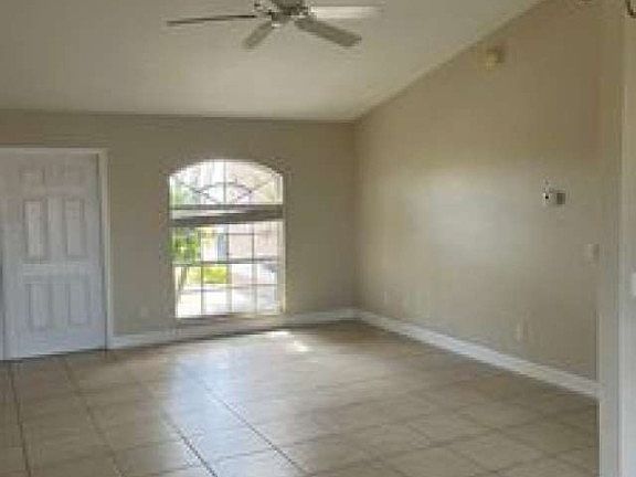 5th image of 517 NW 23rd St