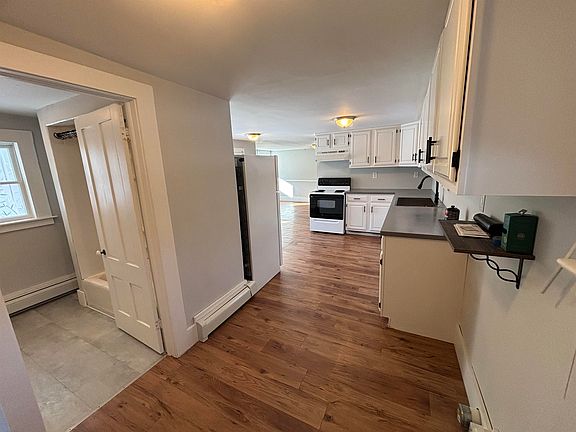 3rd image of 11 Pearl Ln #3