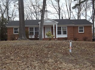2608 Deer Pl, Greensboro, NC 27407
