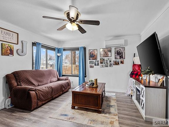 3rd image of 742 12th St