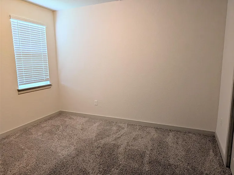 3704 Beechmont Dr — Photo 12