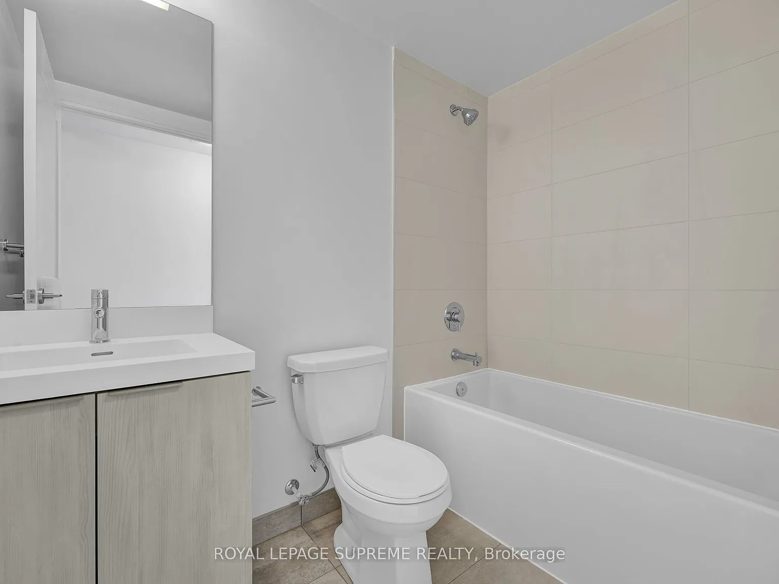 Encore At Theatre District Condos — Photo 3