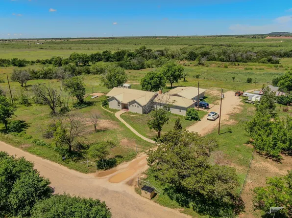718 County Road 196, Ovalo, TX 79541