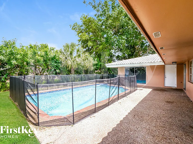 7518 NW 42nd Dr — Photo 18