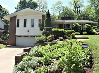 825 Northridge Dr, Pittsburgh, PA 15216