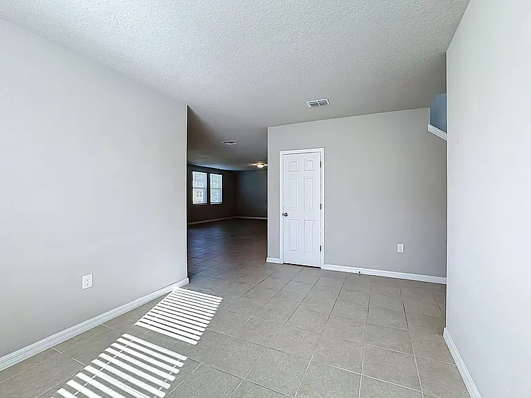 5251 Meredrew Ln — Photo 9