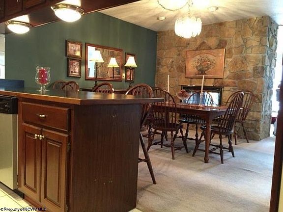 5th image of 904 Lakeview Est
