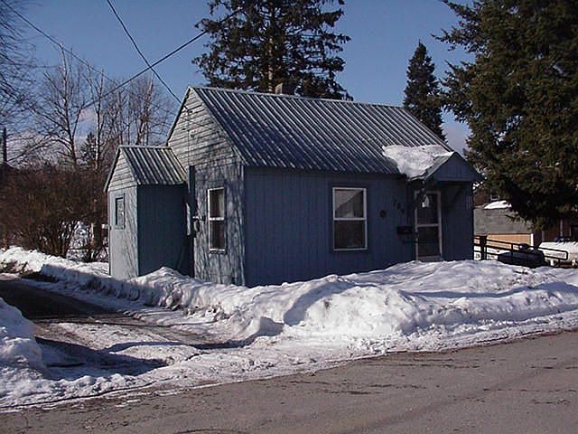 2nd image of 709 E 6th St