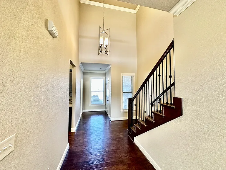 6613 W Valley View Rd — Photo 4