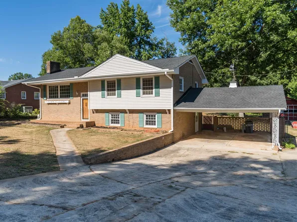 104 N Oak Forest Dr, Greenville, SC 29617