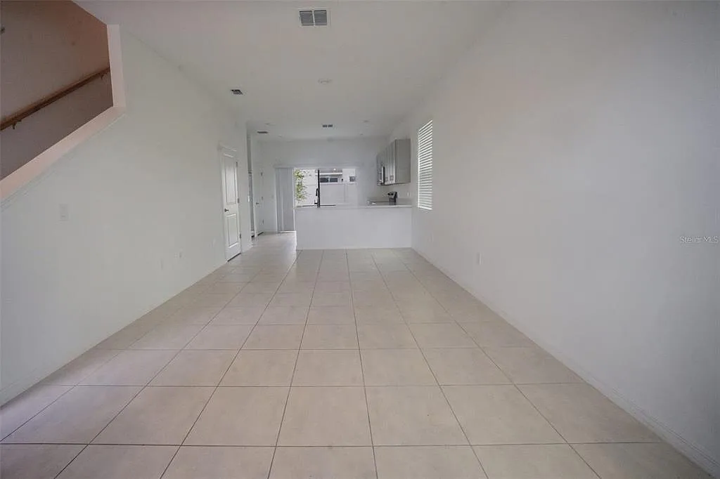 2 bed, 2.5 bath, 1255 sqft, $1,800 — Photo 4