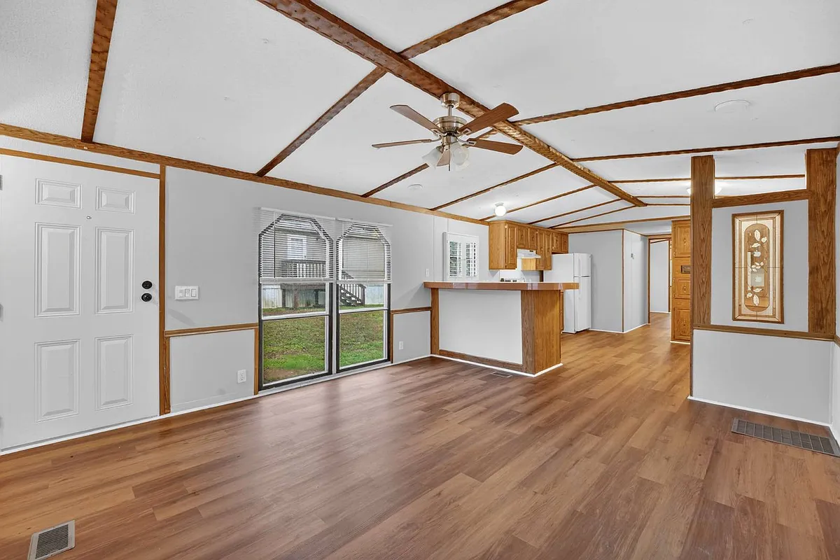 Building Photo - 491 Chapman Rd #32