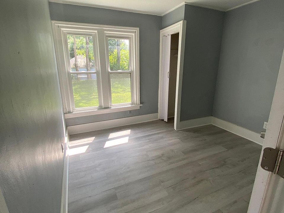7th image of 1109 Greenwood Ave