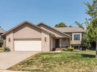 4808 E Blueridge Dr, Sioux Falls, SD 57110