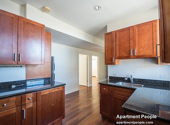 2nd image of 4349 N Sawyer Ave APT 3E