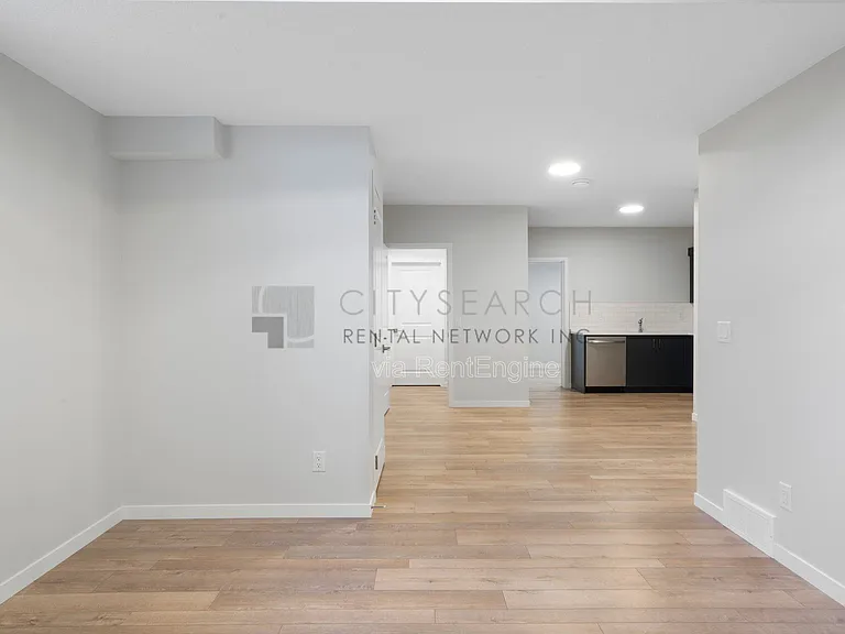 31 Royston Ter NW — Photo 14