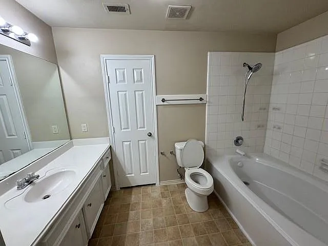 6815 Independence Blvd — Photo 17