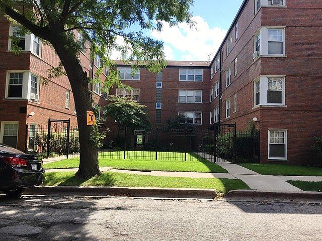 1st image of 2427 W Farragut Ave APT 2A