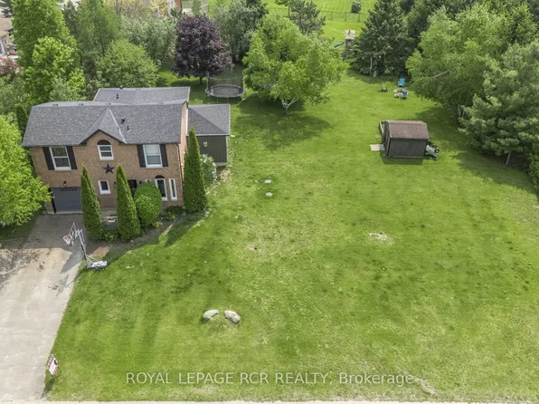 18 Peter St, Amaranth, ON L9W 5Z8