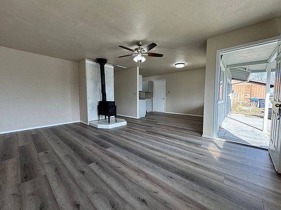 5th image of 709 Willow St #965