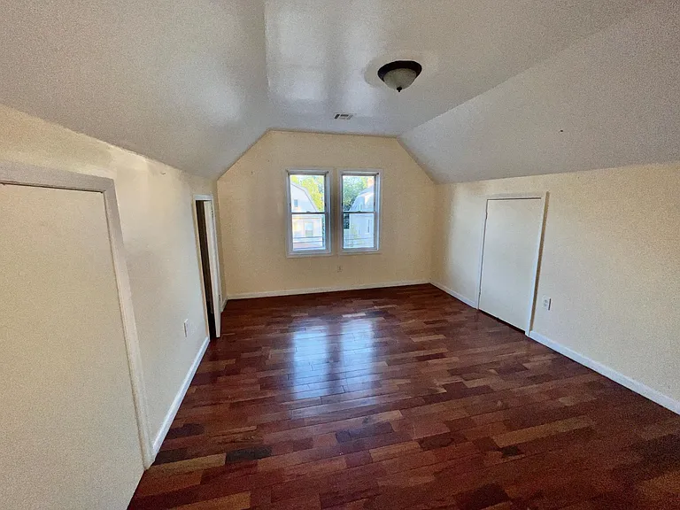 29 Alexander St #3 — Photo 5